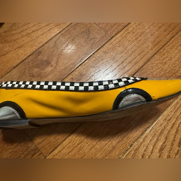 Kate Spade Yellow Taxi-Inspired Women's Flats - Picture 5 of 7